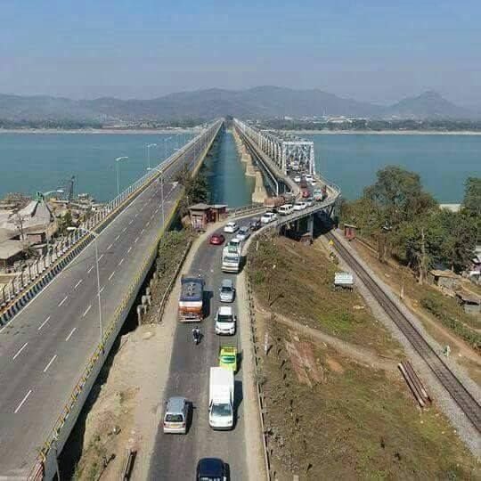 Jembatan Saraighat membentang sepanjang 1,49 km di atas sungai Brahmaputra, Menghubungkan Guwahati dengan sisi utara sungai Brahmaputra (dokpri)