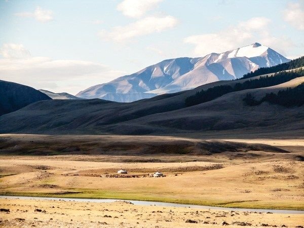 Lansekap Siberia selatan (sumber: www.world-archaeology.com)